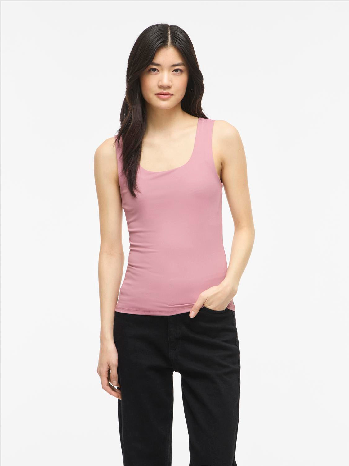 model_shot-front